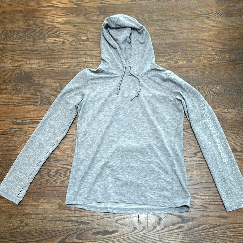 Vineyard Vines long sleeve gray hooded t shirt